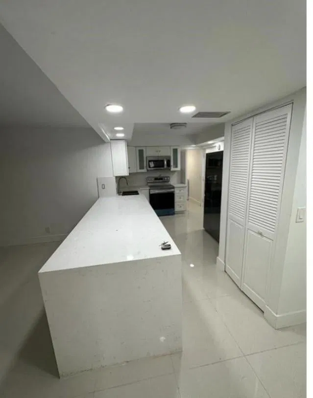 Unit 118 photo 13