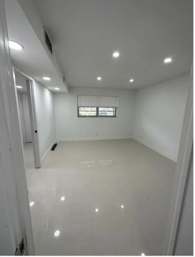 Unit 118 photo 19