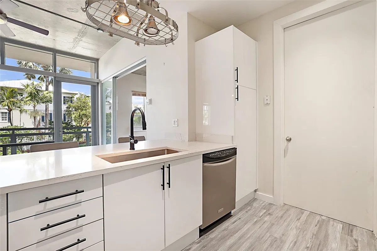 The Meridian Unit 207 photo 4