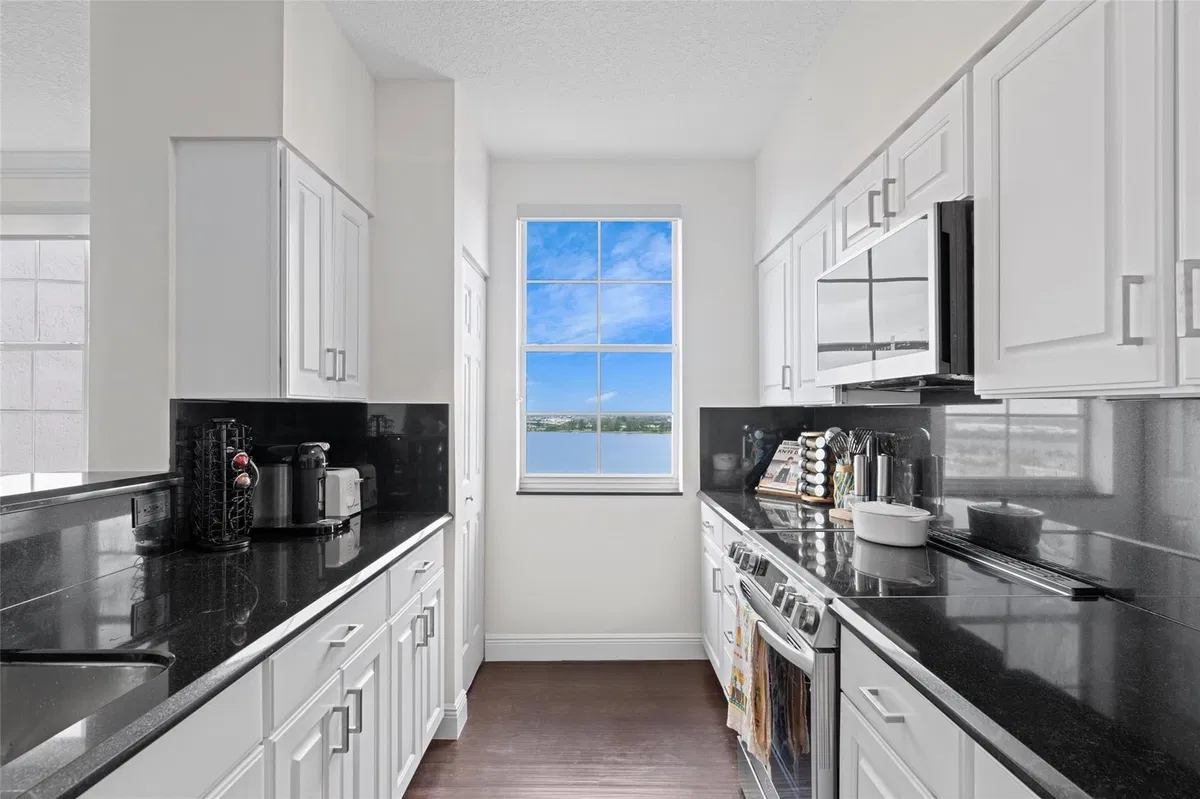 The Montecito Unit 1213 photo 4