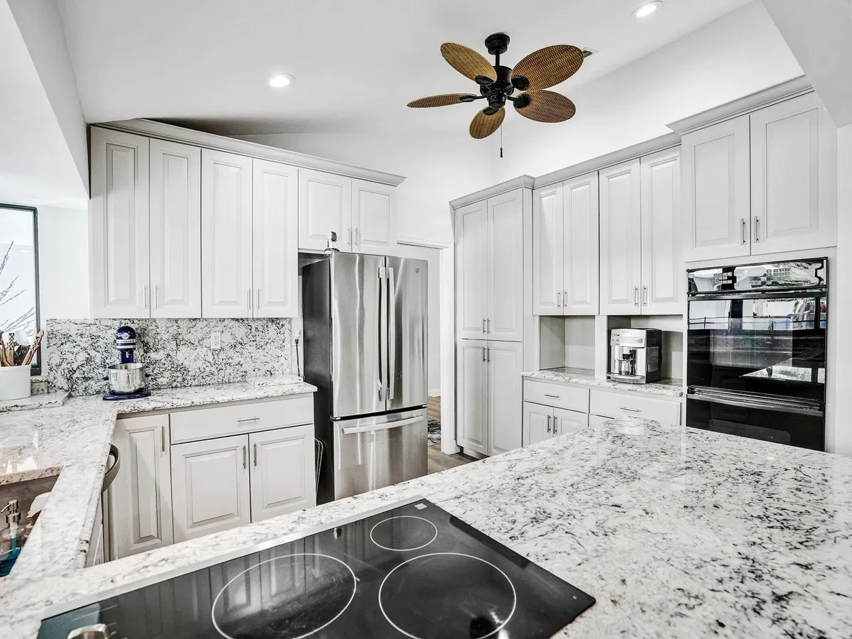 Boca Bath & Tennis Residence photo 25