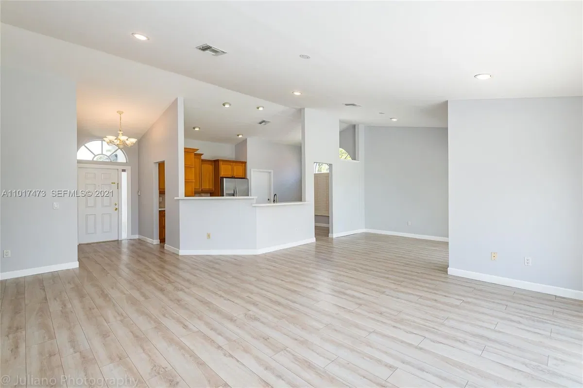 Residence photo 4