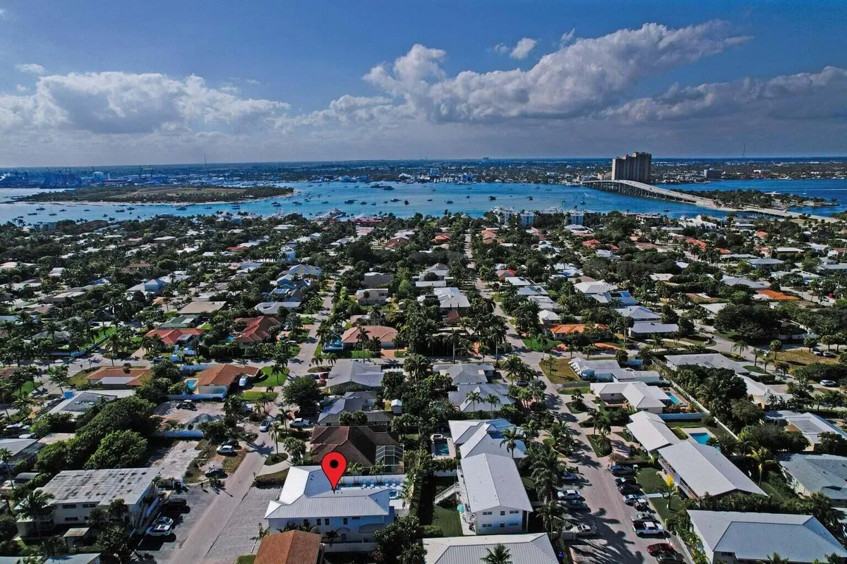 Palm Beach Shores Residence photo 7