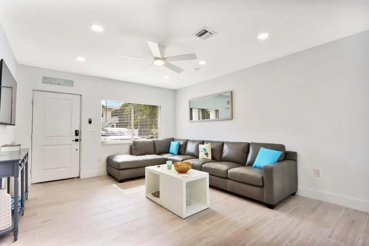 Palm Beach Shores Residence photo 28