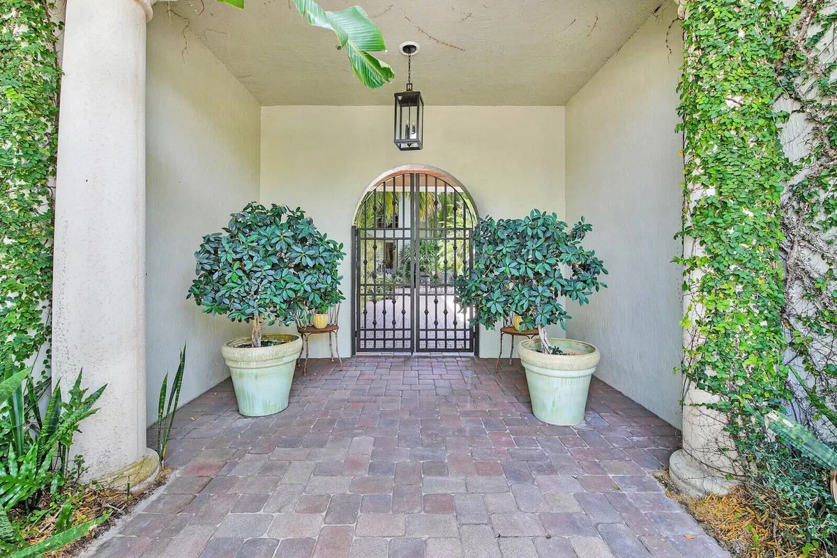 Residence photo 4