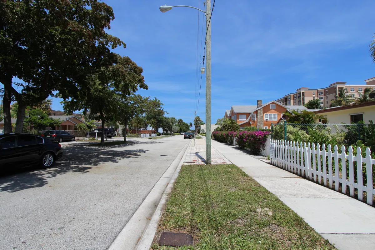 Downtown West Palm Beach Residence photo 13