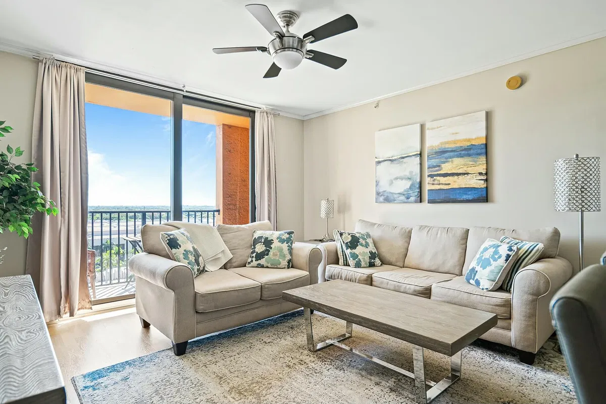 The Tower Condominium at Cityplace Unit 907 photo 4