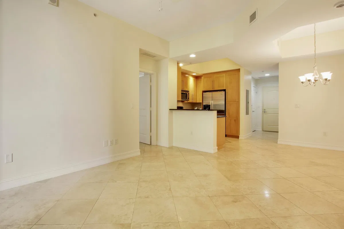 Two City Plaza Unit 1014 photo 10