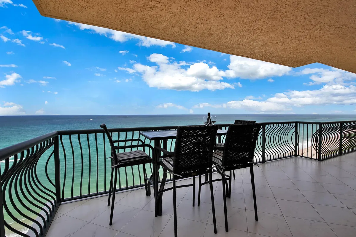Via Delfino Condominium Unit 1401