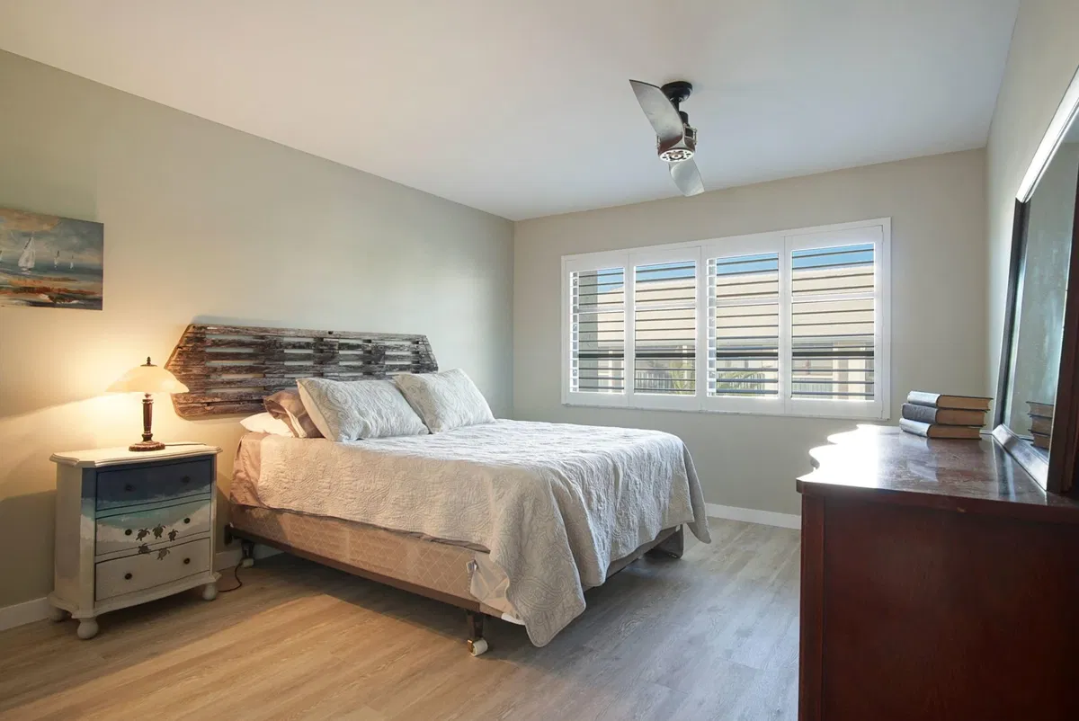 Unit I 216 photo 10