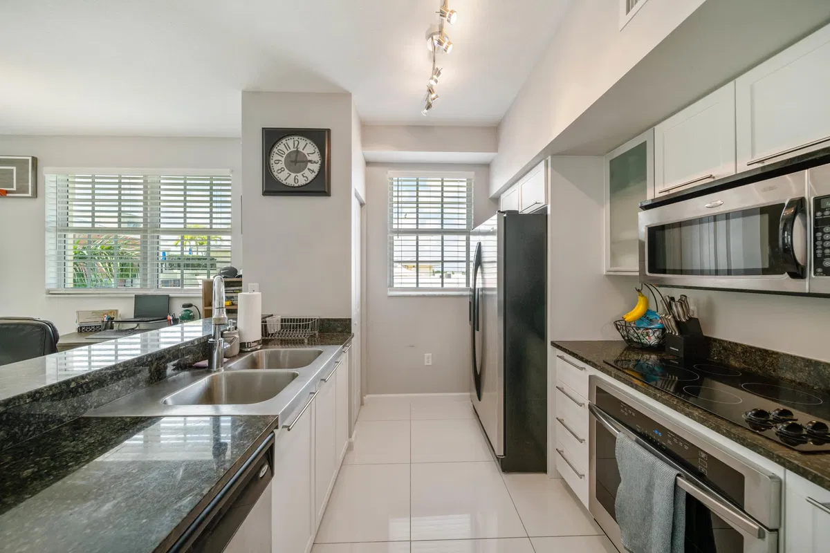 The Astor Unit 505 photo 4
