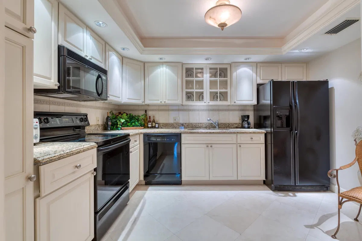 Winthrop House Condos Unit 602 photo 22