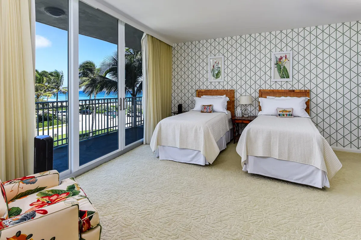 One Royal Palm Way Palm Beach Unit C3 photo 10