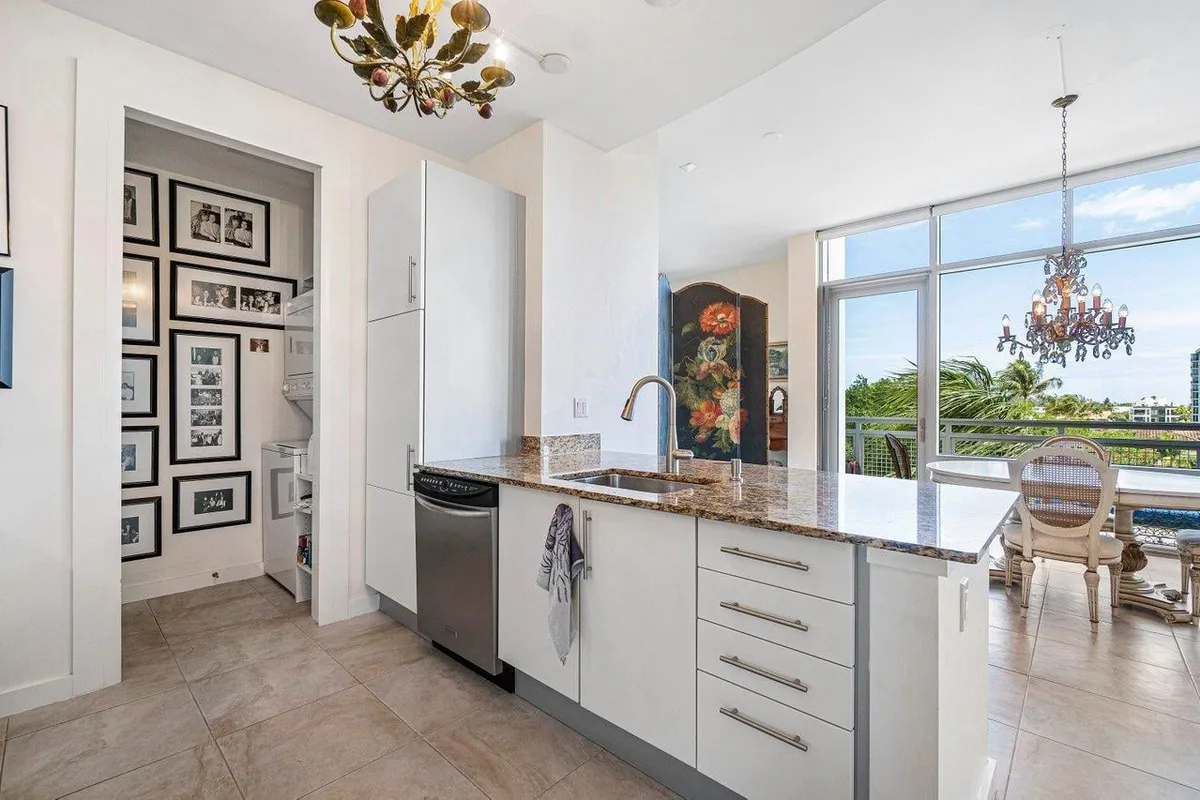 The Meridian Unit 401 photo 4