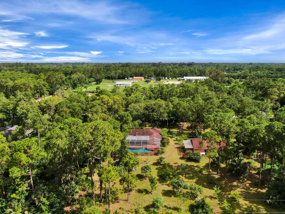 Residence photo 4