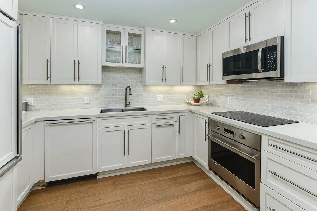 Winthrop House Condos Unit 307 photo 7