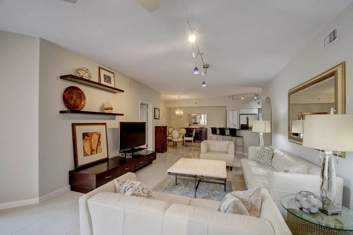 The Astor Unit 215