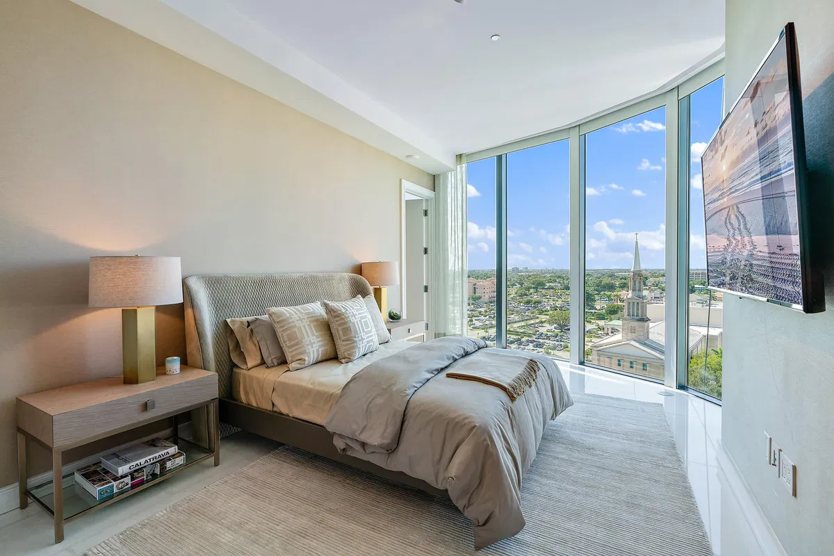 Bristol Palm Beach Unit 1102 photo 4