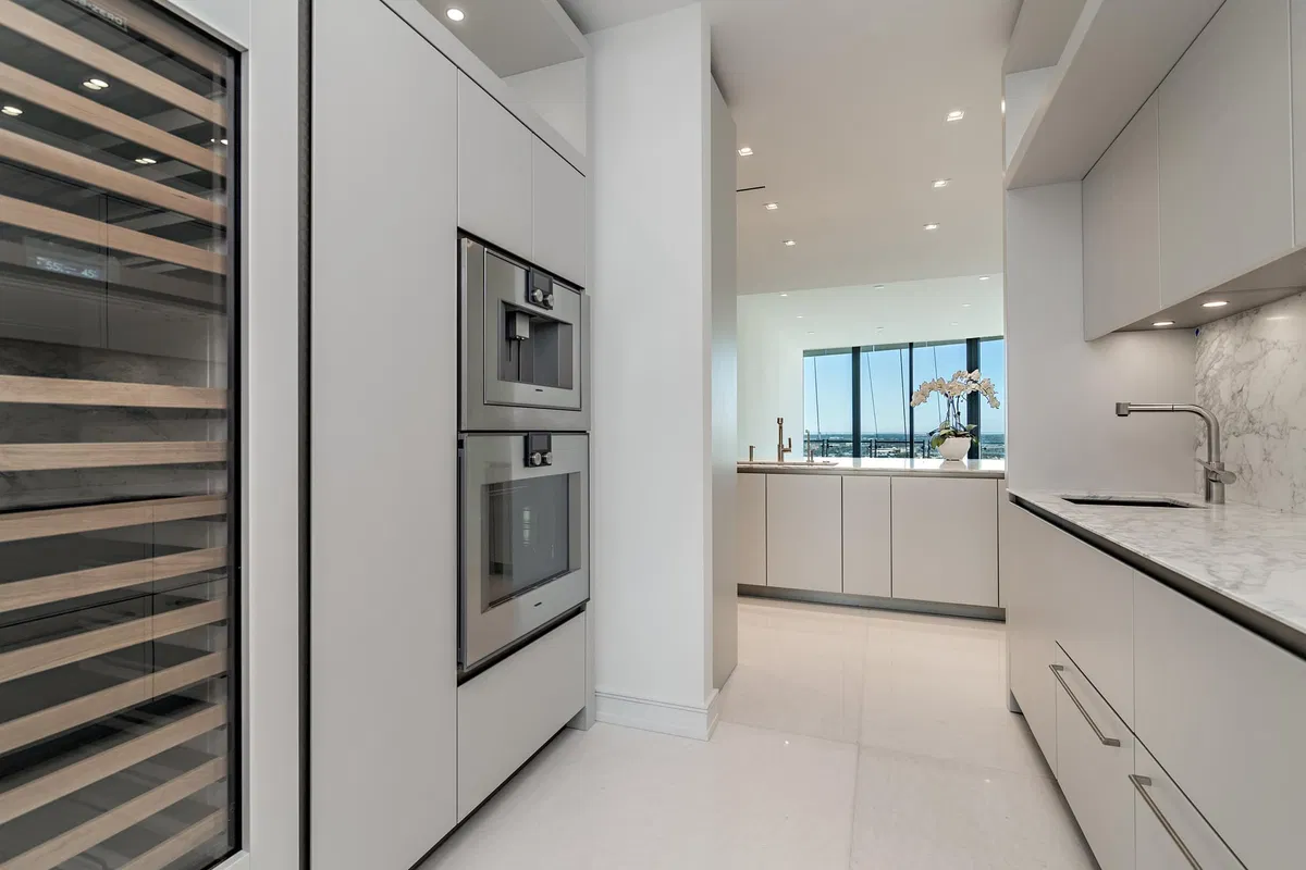 Bristol Palm Beach Unit 2102 photo 4