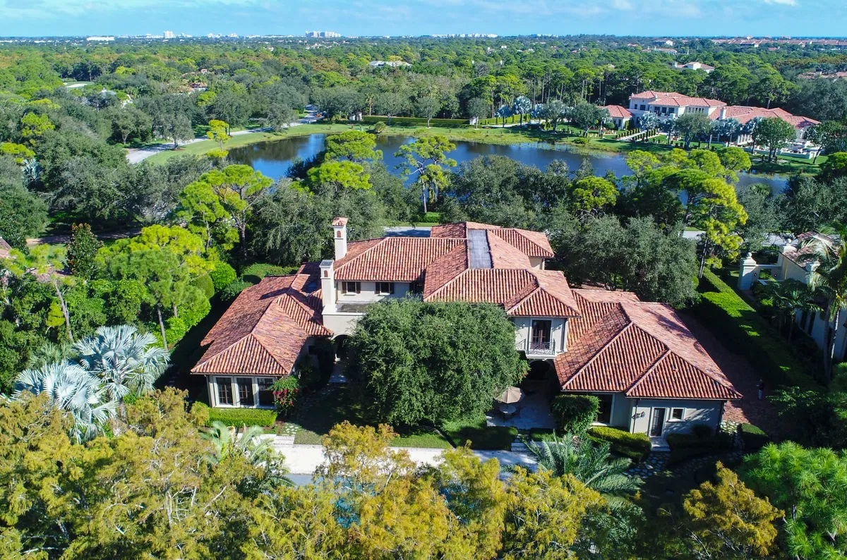 Bear's Club Residence