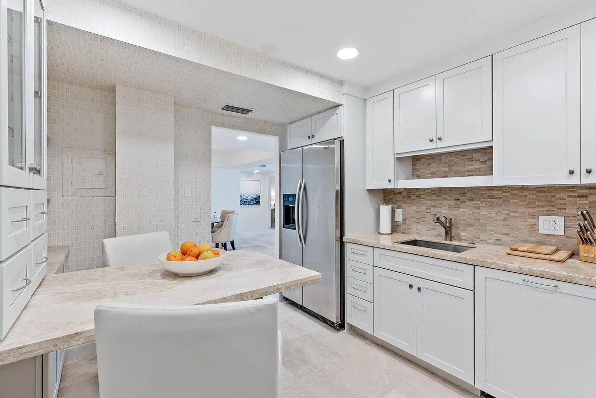 Winthrop House Condos Unit 410 photo 10