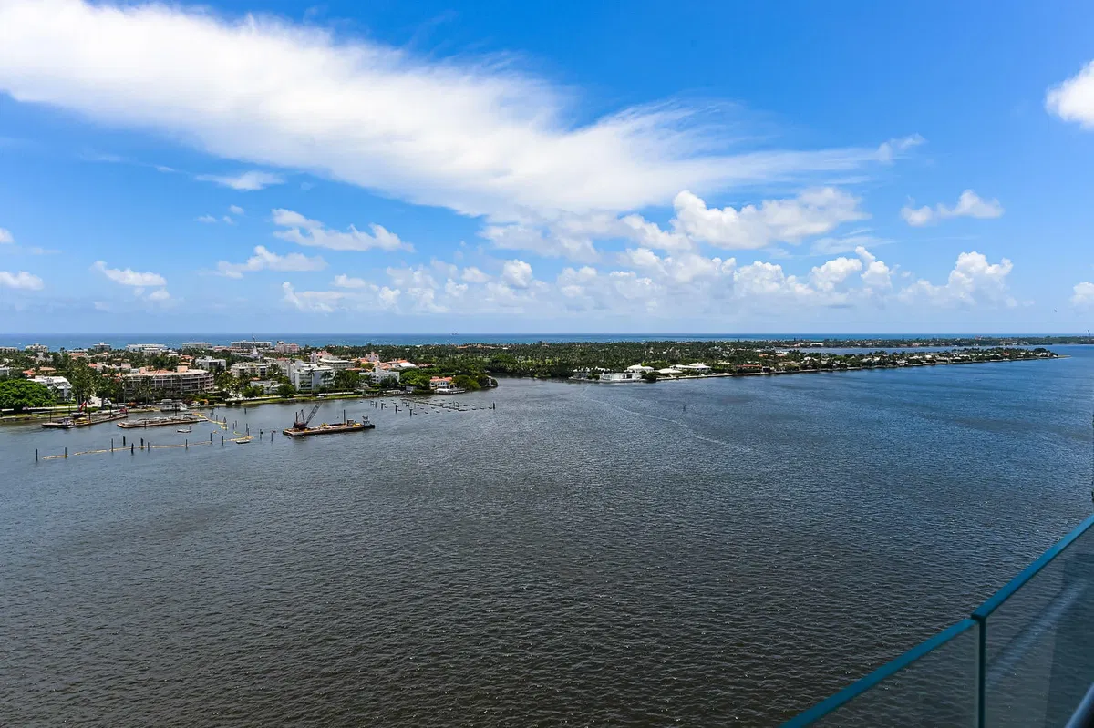 Bristol Palm Beach Unit 1503 photo 10