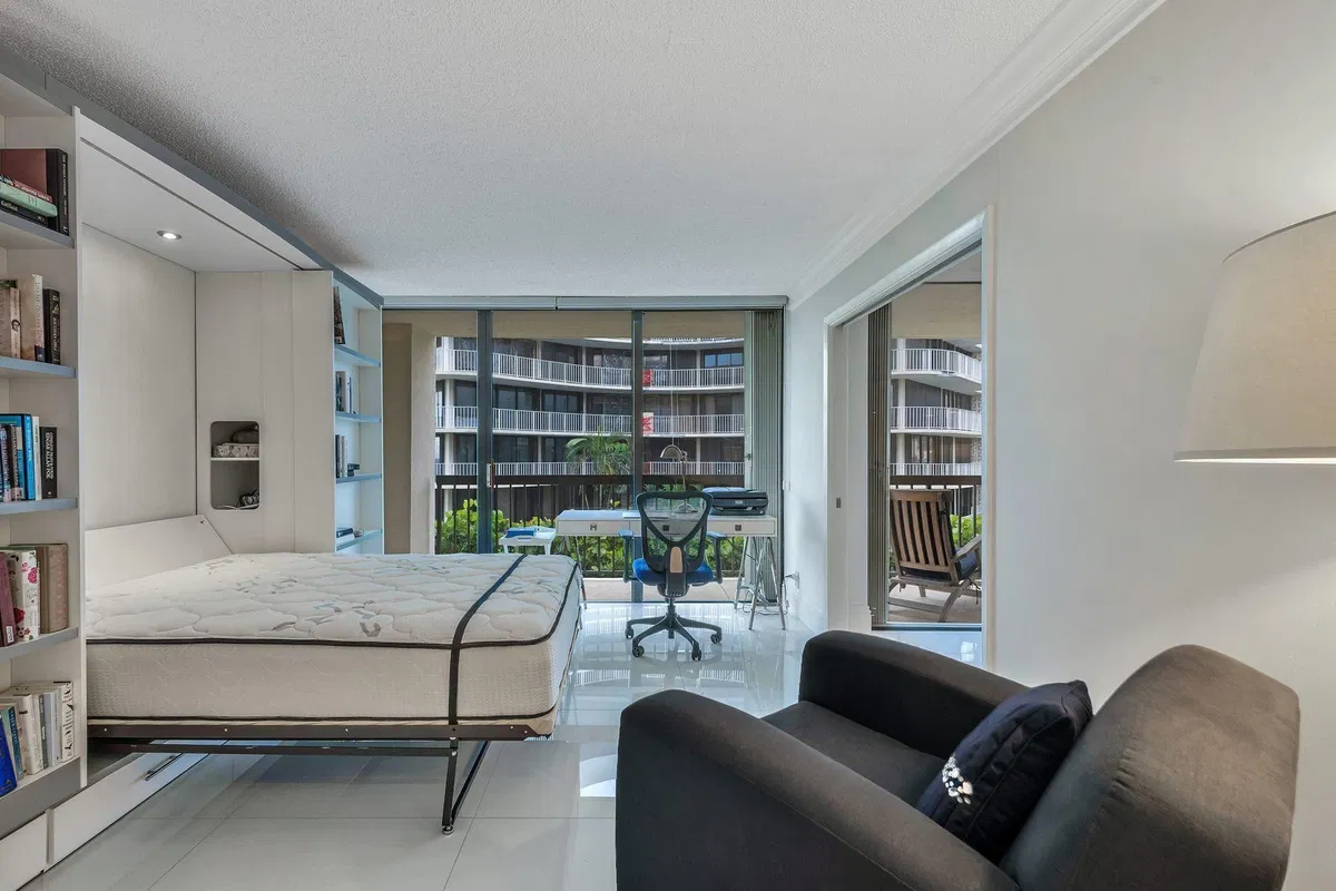 Emeraude Palm Beach Unit 202 photo 10