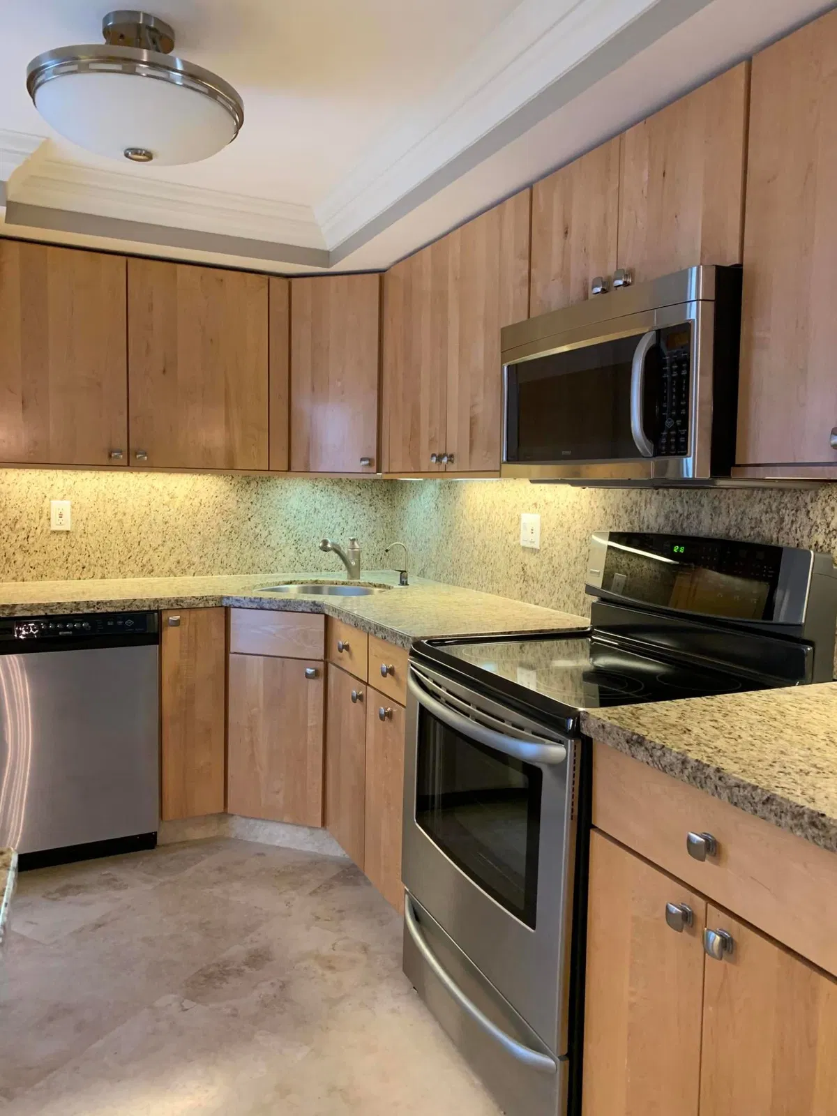 Trianon Unit 1004 photo 10