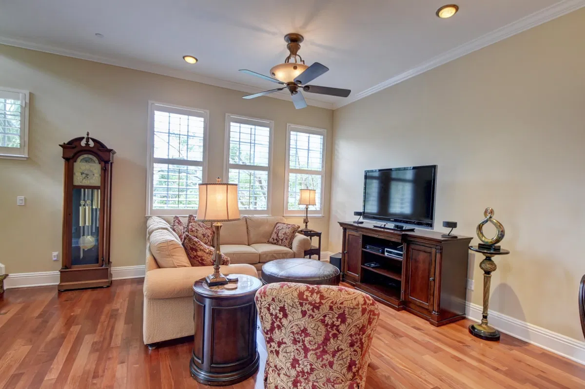 Hamilton Place Unit O photo 10