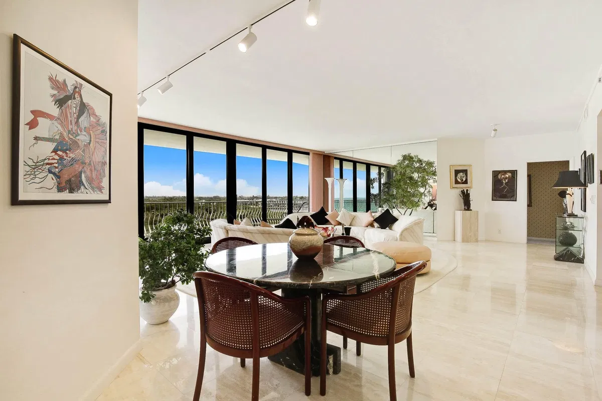 Sloan's Curve Palm Beach Unit 407s photo 10