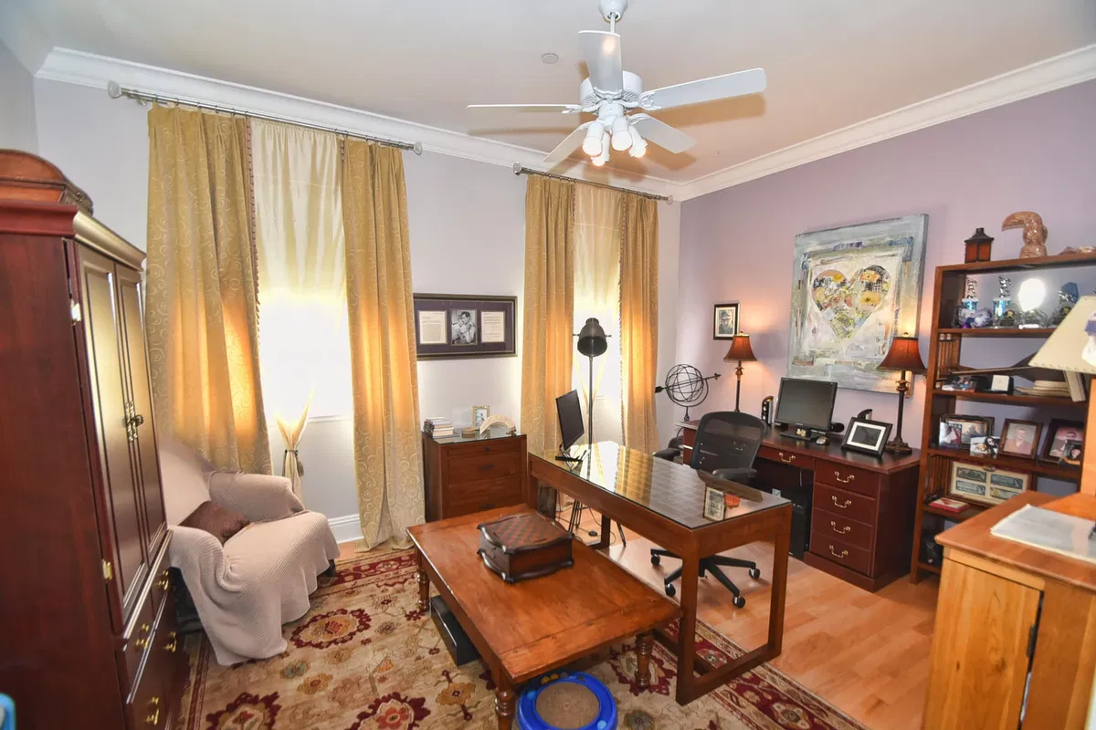 Hamilton Place Unit M photo 31