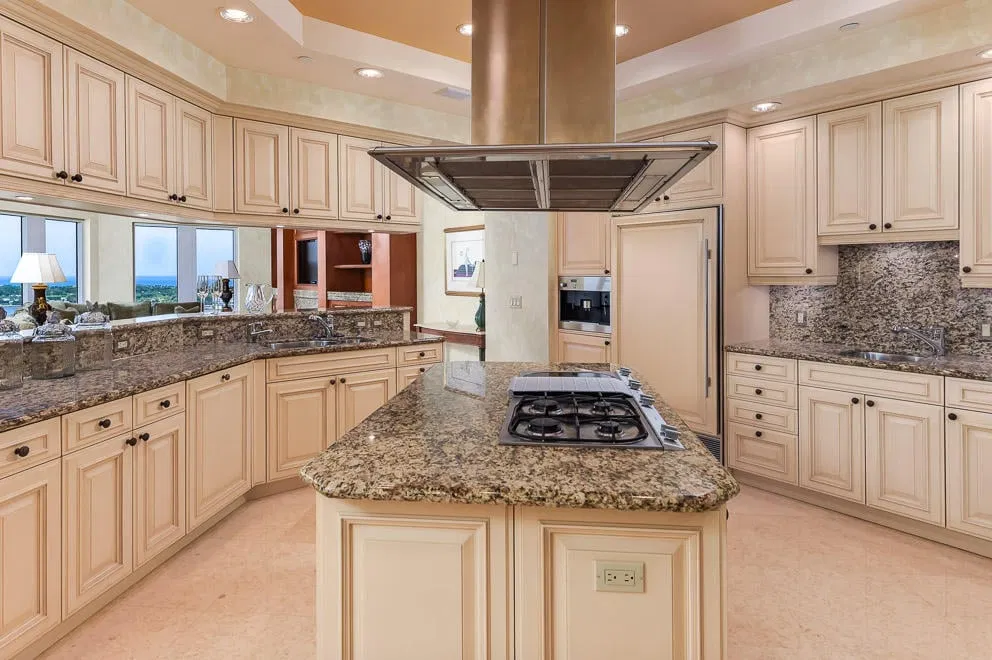 One Watermark Place Unit Ph 3 photo 7