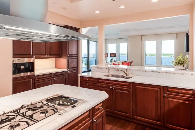 One Watermark Place Unit 702 photo 7