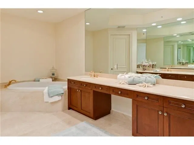 Bellaria Condos Palm Beach Unit Unit 402 photo 7
