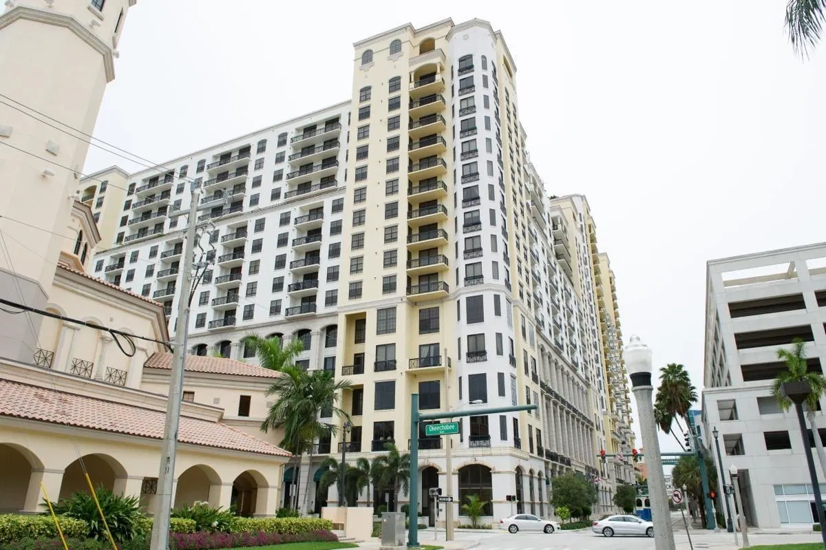 One City Plaza Unit 1202