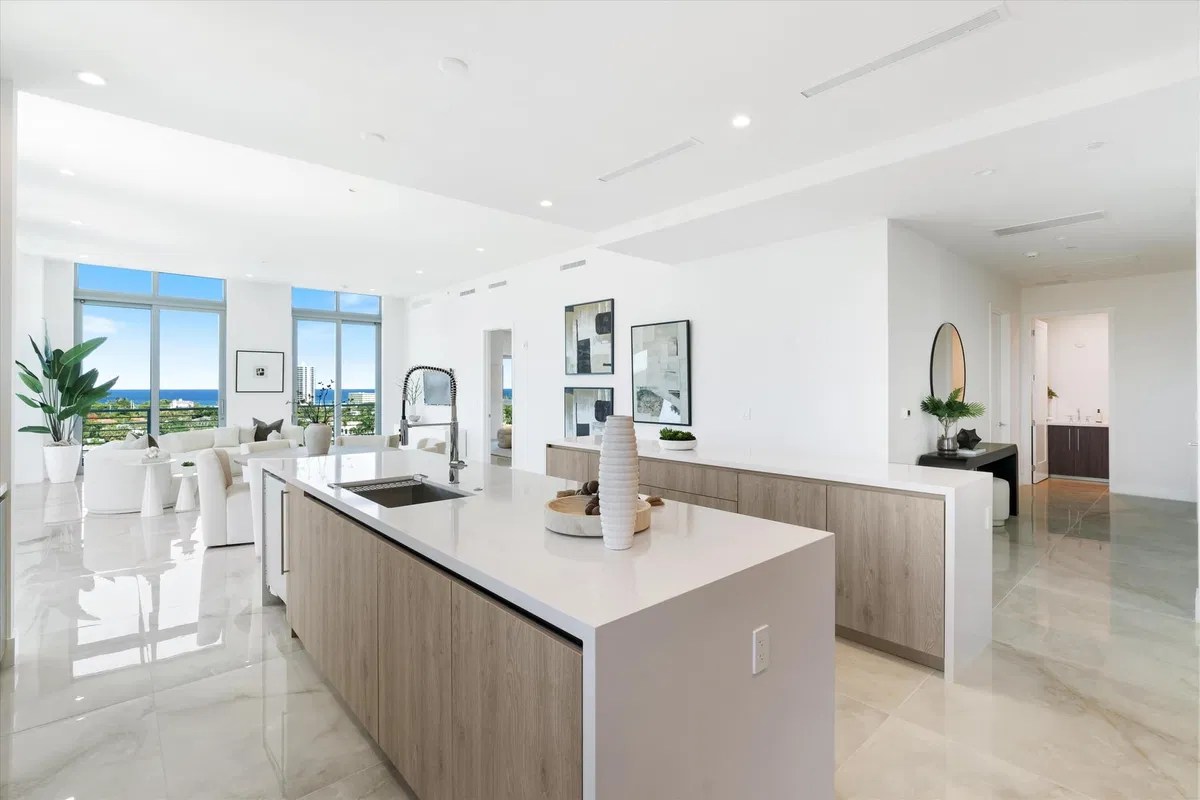 Royal Palm Residences Boca Raton Unit 901 photo 7