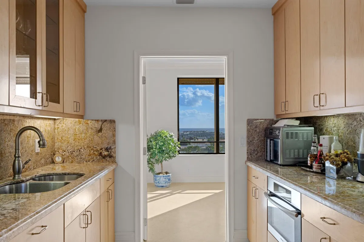 Palm Beach Biltmore Unit 904 photo 10