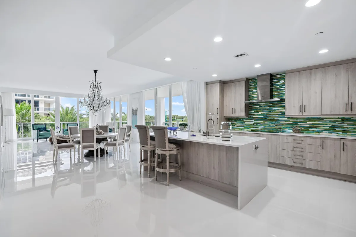 Azure Palm Beach Gardens Unit 301 photo 4