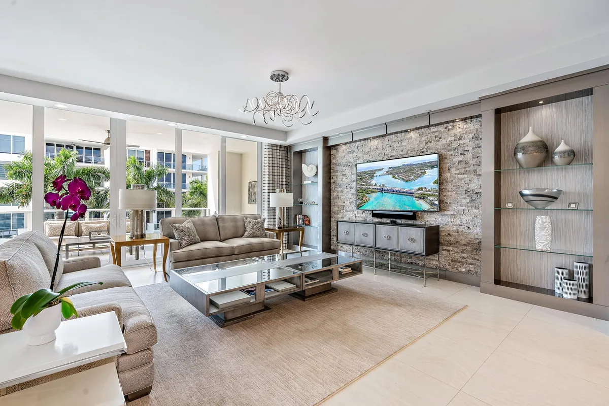 Azure Palm Beach Gardens Unit 302 photo 4