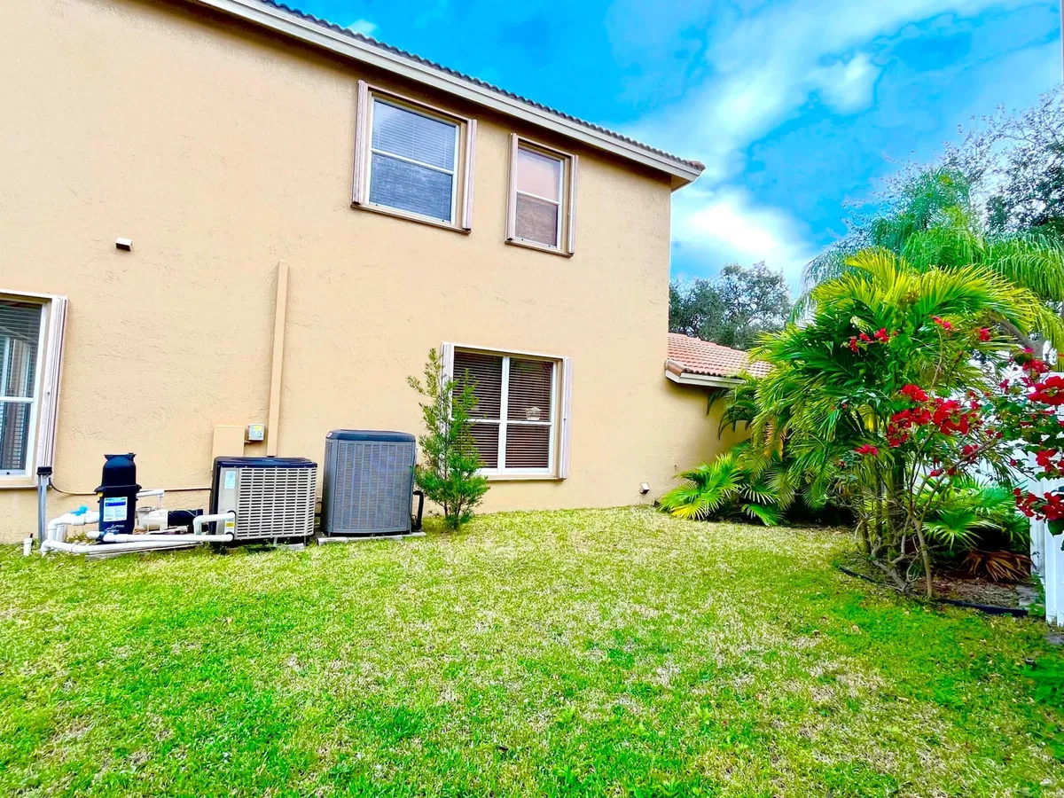 Residence photo 4