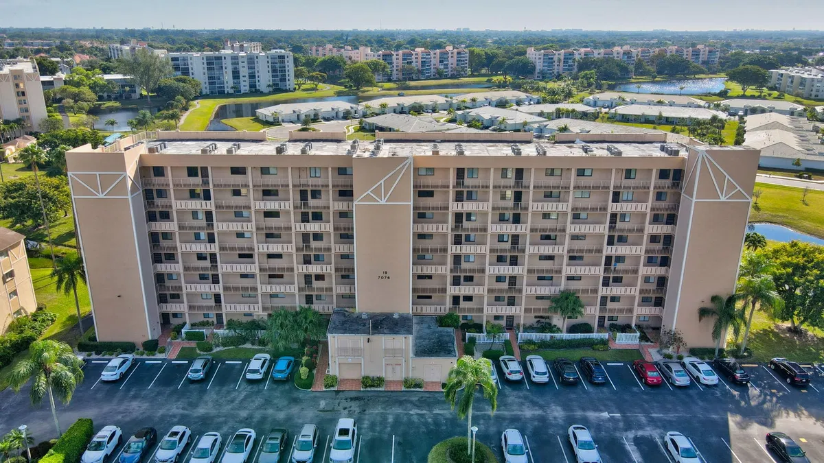  Unit 407 photo 13