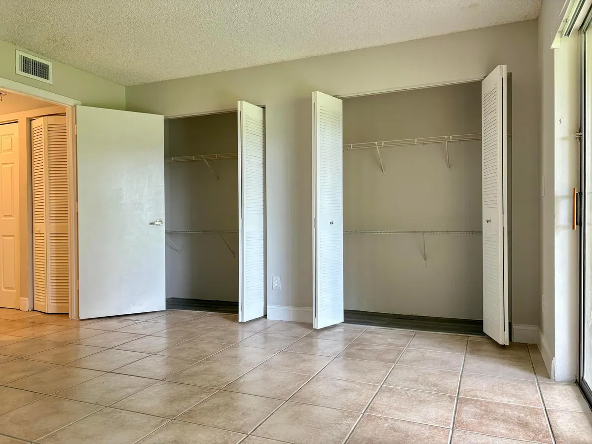  Unit 1830 photo 16