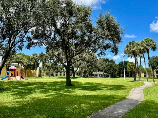  Unit 1830 photo 19