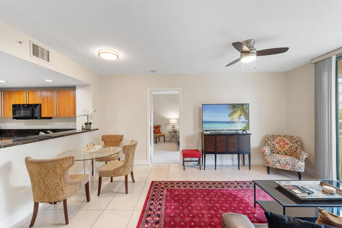 610 Clematis Unit 234 photo 10