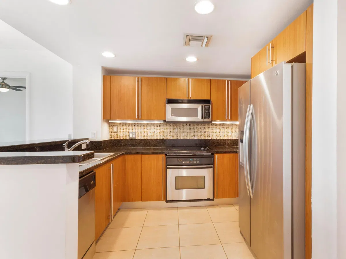 610 Clematis Unit 326 photo 7