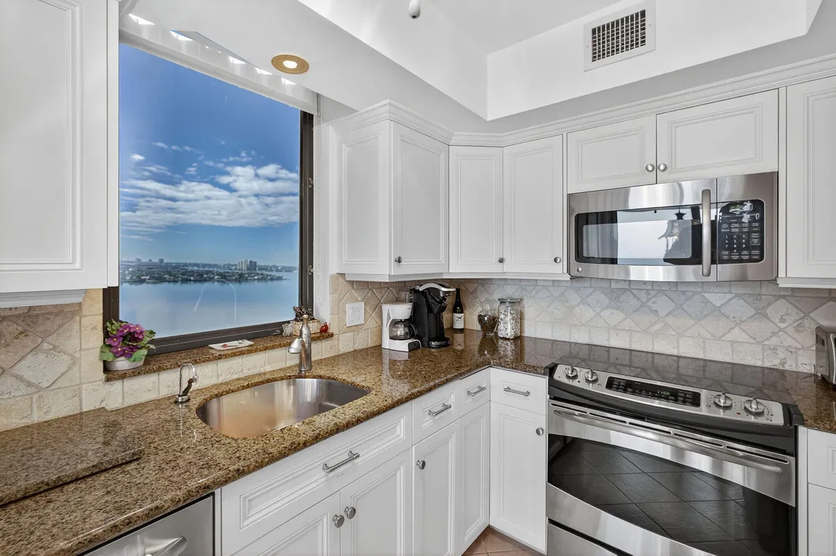 Eastpointe Singer Island Unit 14b photo 10