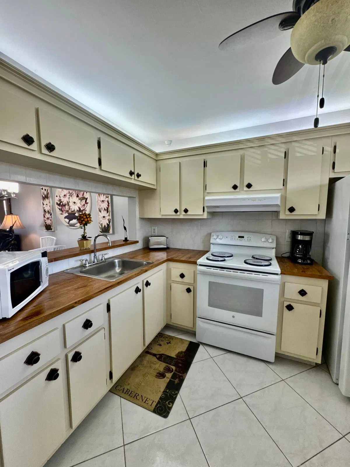 Unit 205 photo 7