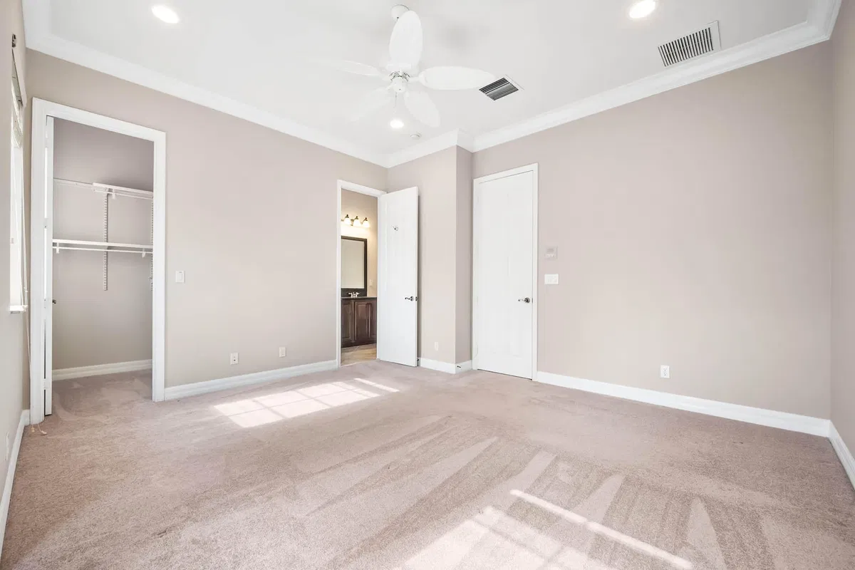 Canterbury Place Residence photo 19
