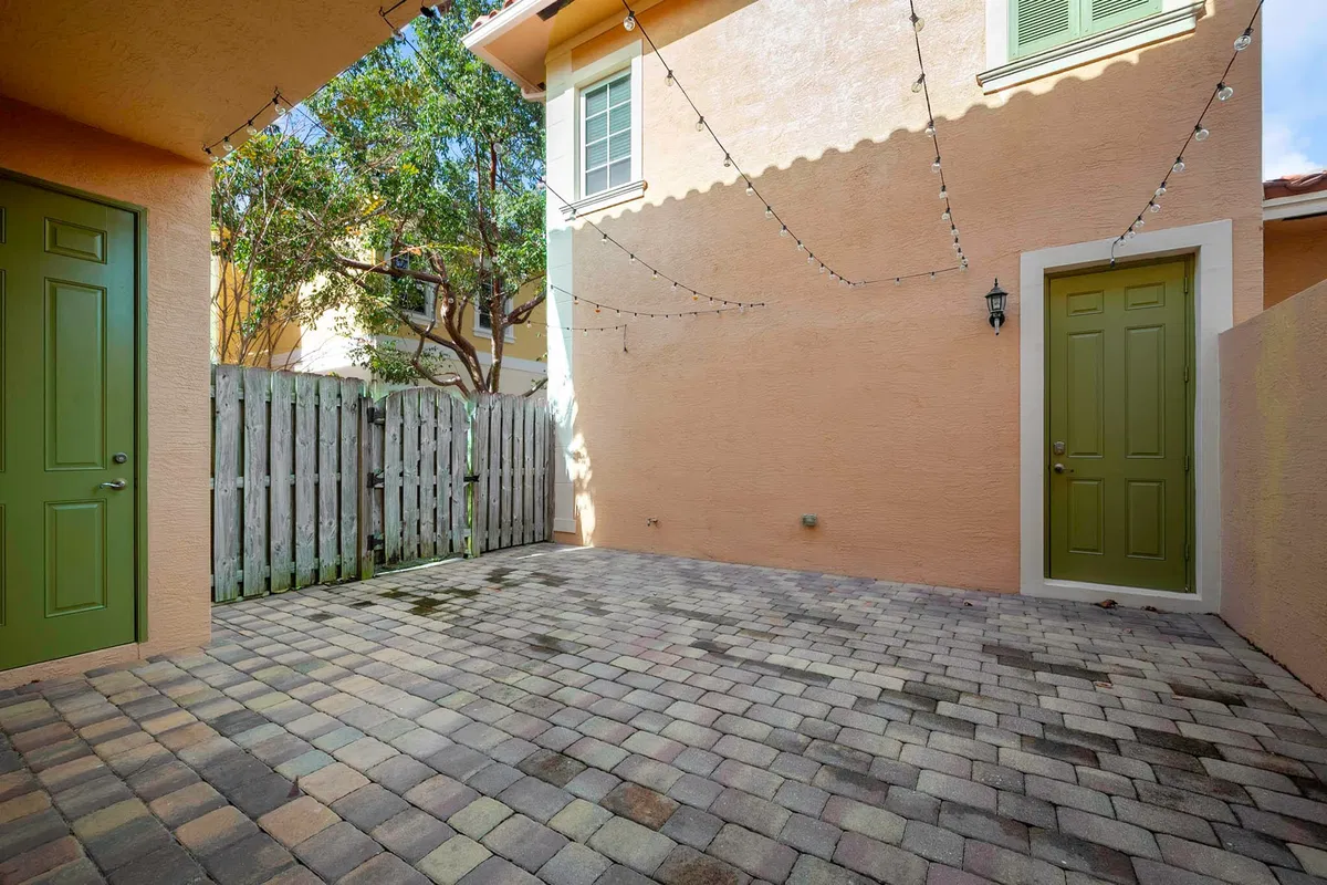 Canterbury Place Residence photo 25