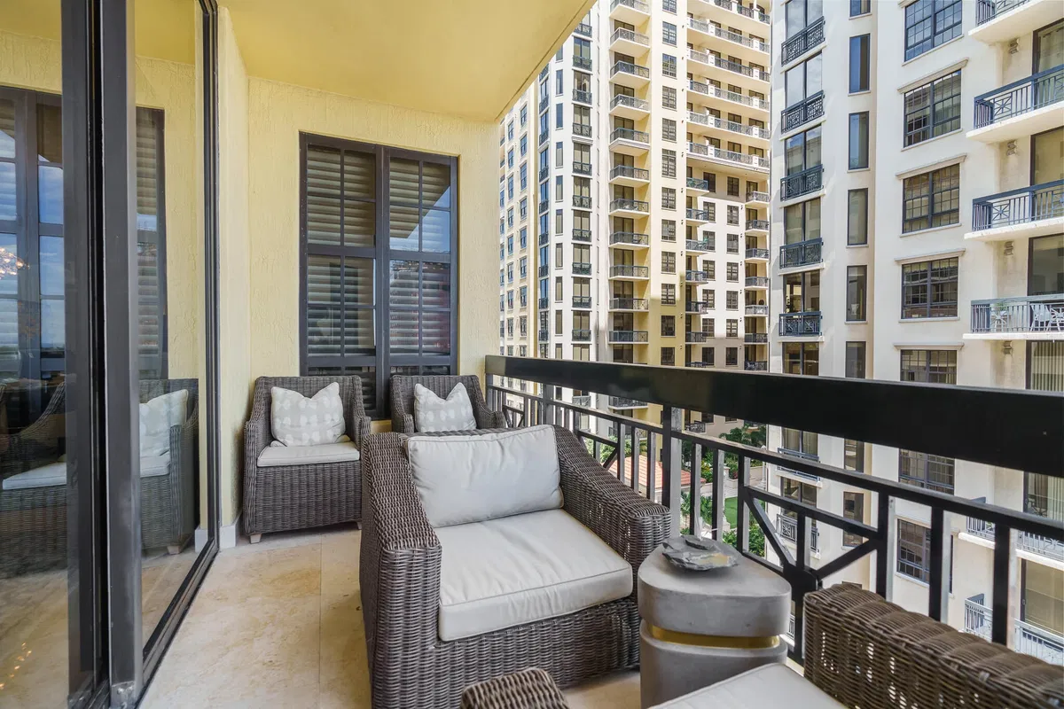 One City Plaza Unit 1011 photo 19